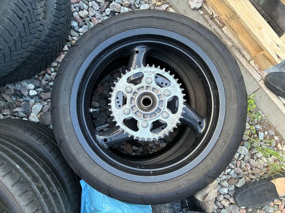 Felga kolo tyl ducati monster 696 620 opona komplet