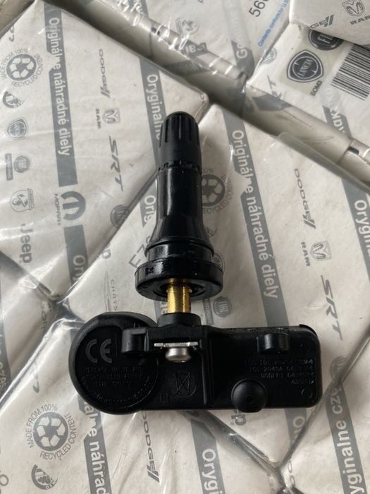 Czujnik czujniki cisnienia tpms jeep wrangler compass cherokee renegad