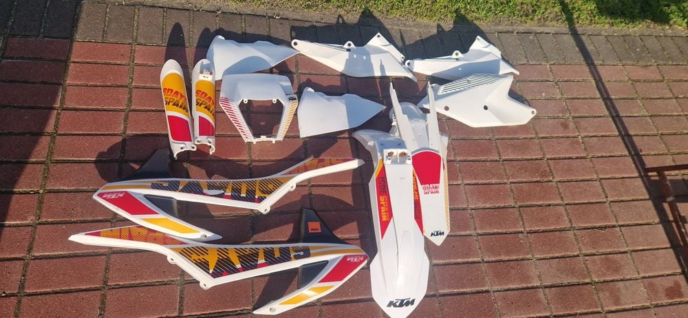 Sprzedam plastiki KTM HISZPANIA