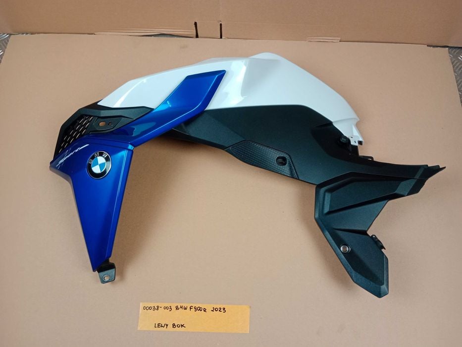 BMW F900R K83 Lewy Bok Boczek Pług Lewa Owiewka Wypełnienie 2023