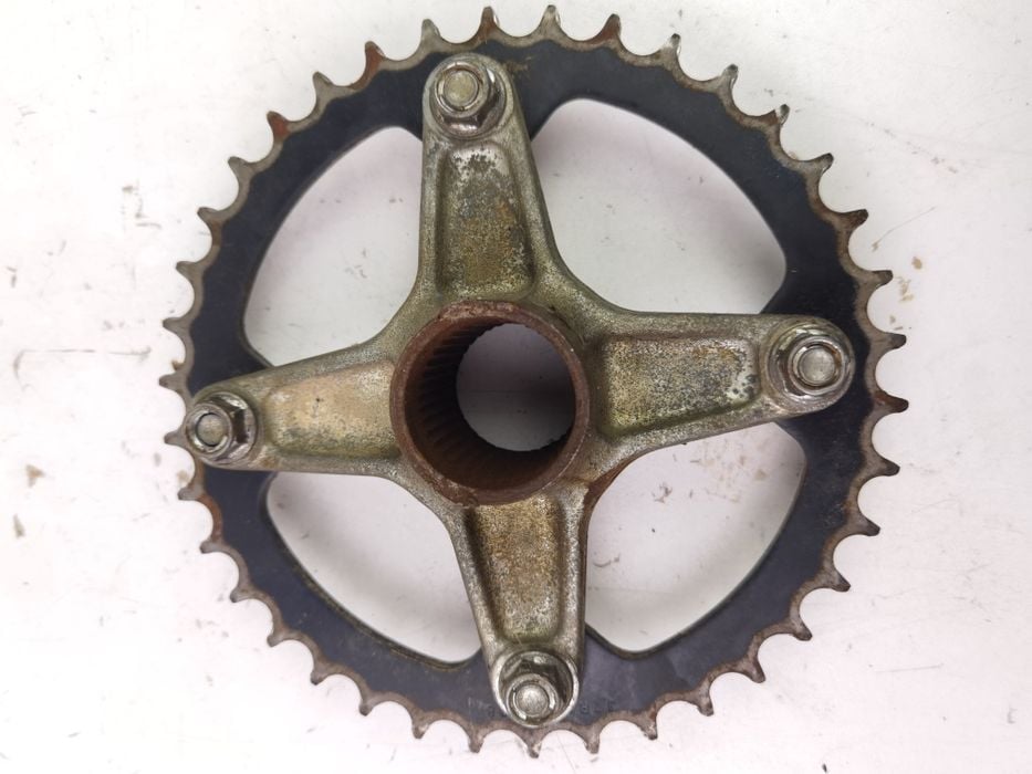 Piasta krzyżak Mocowanie zębatki zabierak yamaha raptor 250 yfm