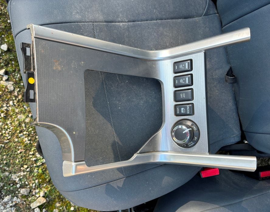 nissan navara d40 ramka panel sterowania przełączniki