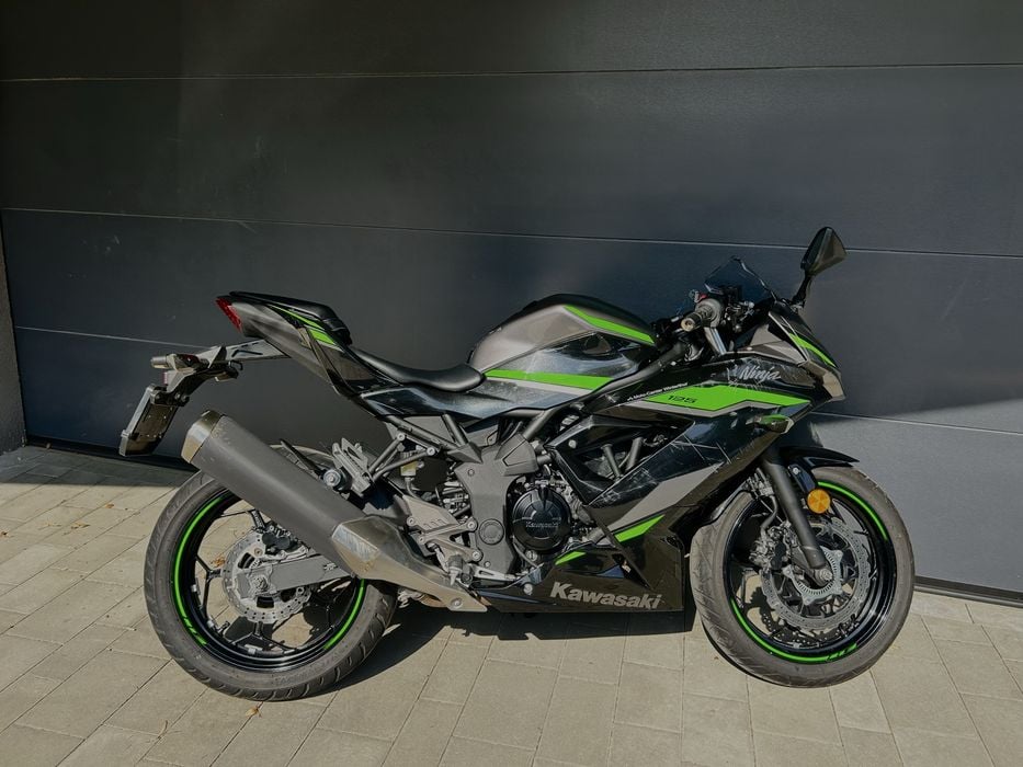 Kawasaki NINJA 125 rok 2025 przebieg 3473km kat. A, B