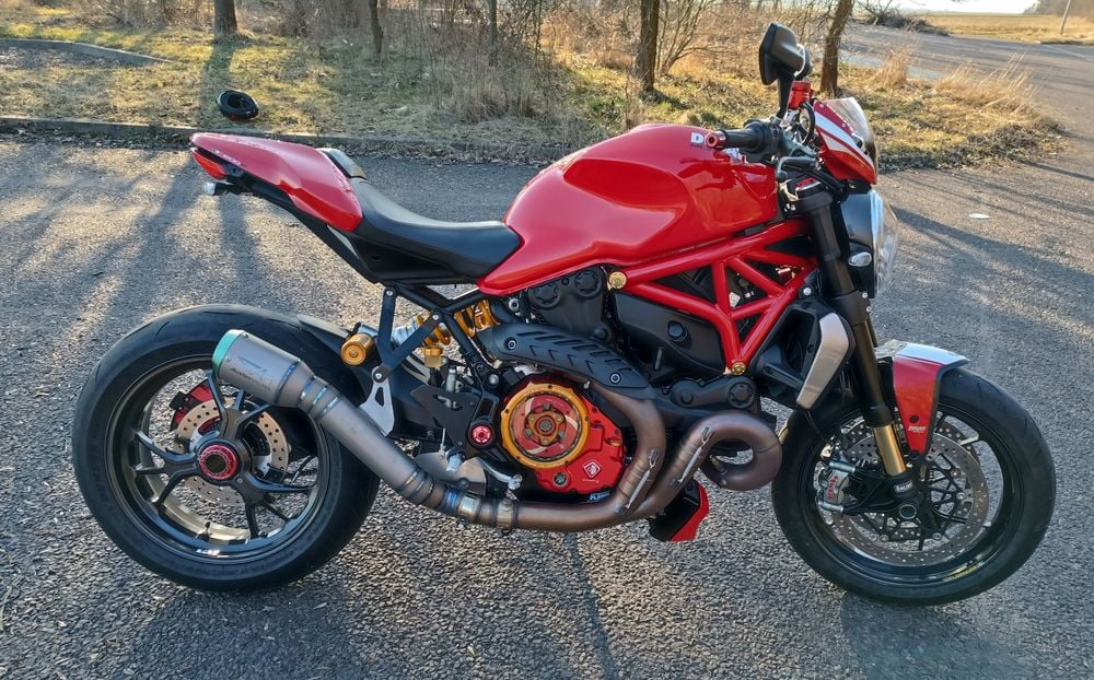 Ducati Monster 1200R salon Polska