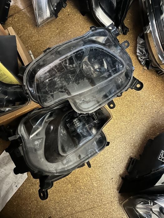 Jeep cherokee kl xenon lampa przód reflektor