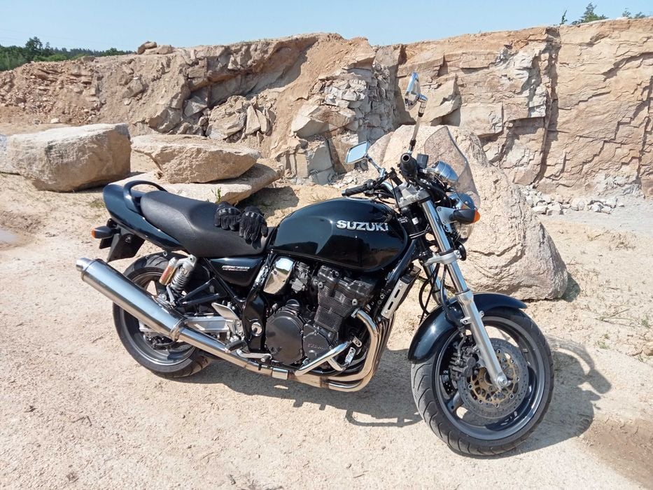 Suzuki gsx750 inazuma caly oryginalny 2001