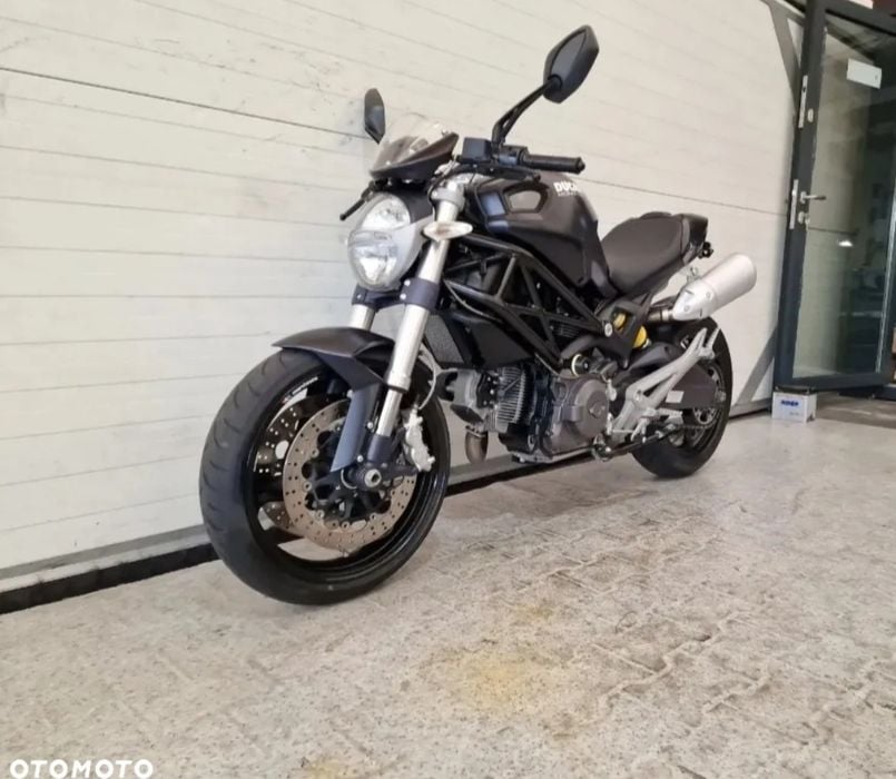 Ducati Monster 696