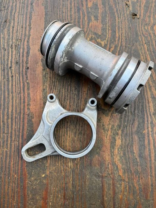 Piasta lozysk osi tyl tylnia mimosrod Kawasaki kfx 450 r 08-14