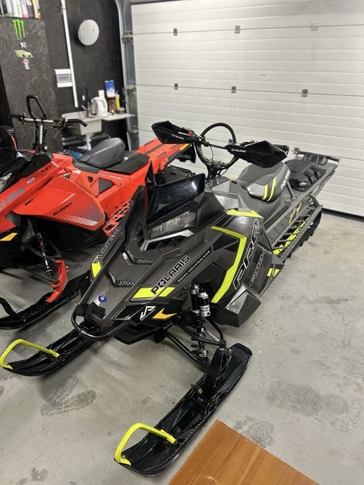Polaris RMK PRO 800 AXYS z 2017 roku / Skuter Śnieżny