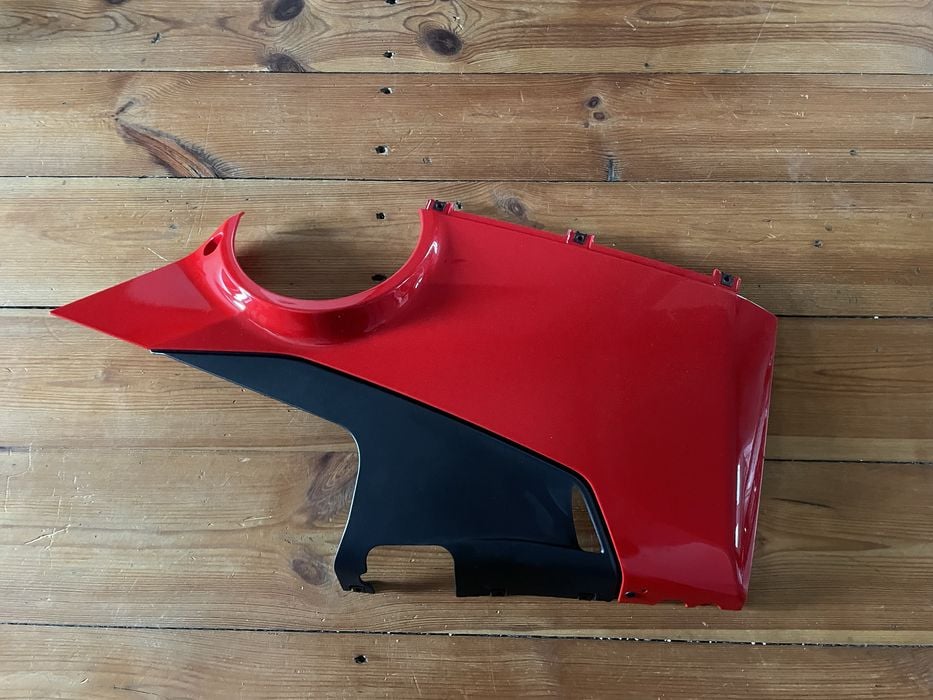 Owiewka prawa Ducati Panigale V4S
