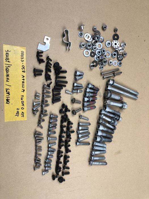 Aprilia Tuono 125 Śruby Śrubki Szpilki 2022