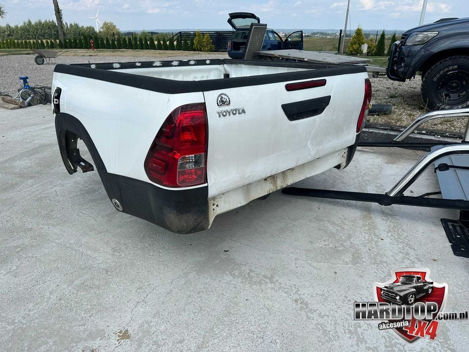 PAKA Skrzynia Ładunkowa Toyota Hilux 2005/2015+ DBC