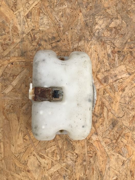 Suzuki samurai zbiorniczek spryskiwaczy