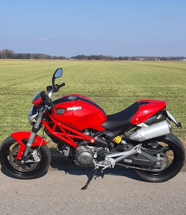 Ducati monster 696