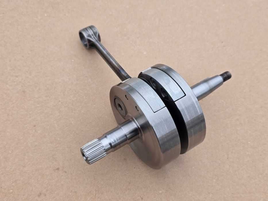 Oryginalny wał korbowy Suzuki RM 125 r. 01-08 oem