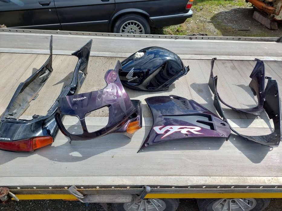 honda vfr 750 rc36 czasza owiewka ogon zbiornik bok boczek pług