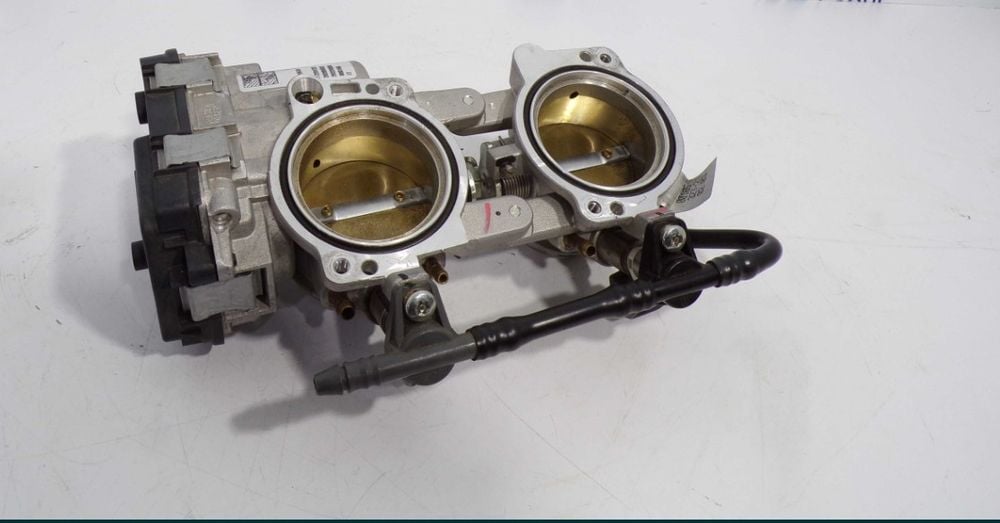 przepustnica Aprilia RS 660   oraz tuono 660