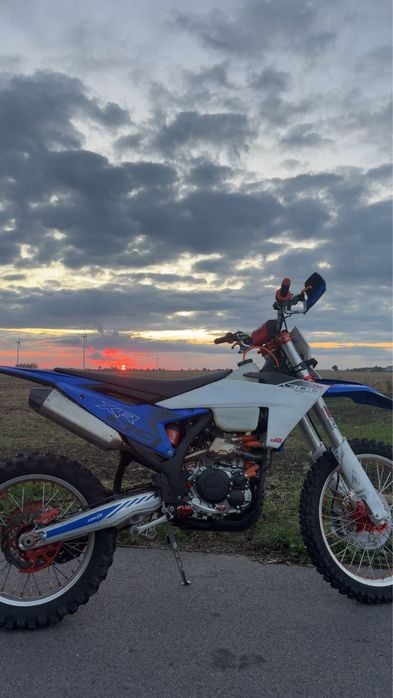 Asix xr99 jak nowy !! 9 600 tys jak nowy !! Odbiór od poniedziałku