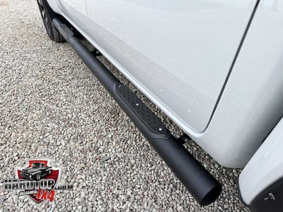 Progi orurowanie Boczne CZARNE 70mm Toyota Hilux 2021+