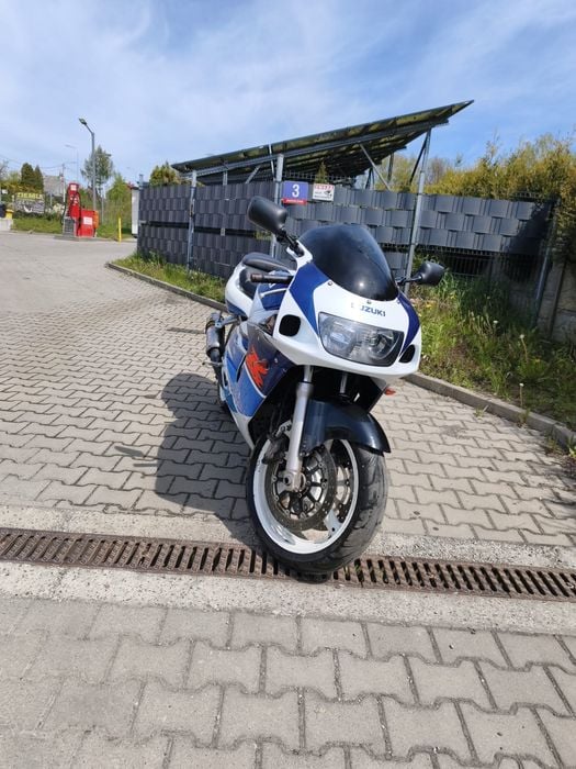 Suzuki GSX-R SRAD 600 sprawny jeżdzący/ sportowy /ścigacz