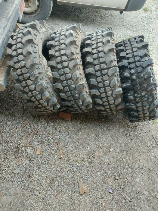 Komplet opon 4x4  215/70/R15 Suzuki Samurai Jimny