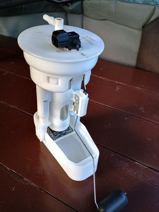 Oryginalna pompa paliwa Suzuki Kingquad 750