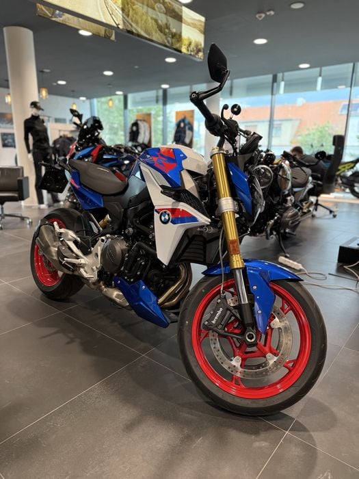 BMW F900 R 2025 rok jak nowy 1160 km salon Polska przebieg FV 23%