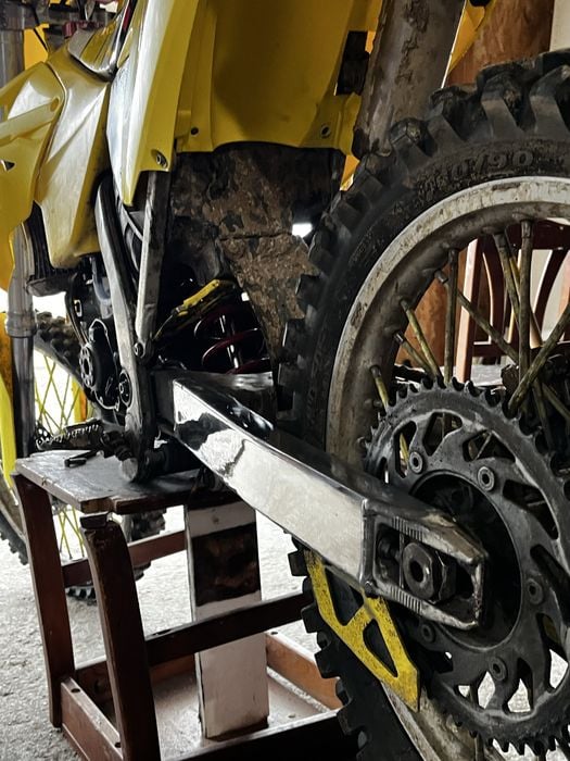 Czesci suzuki rm125 01’.  Silnik rama kartery platsiki itd