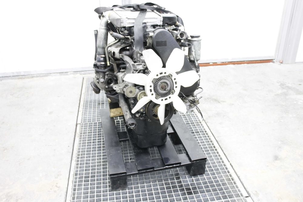 Silnik Toyota Hilux Land Cruiser 3.0 d4d Pompa turbina wtryski komplet