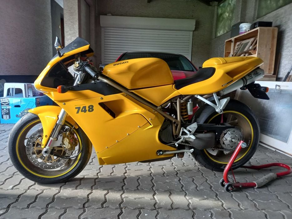 Ducati 748  2000r