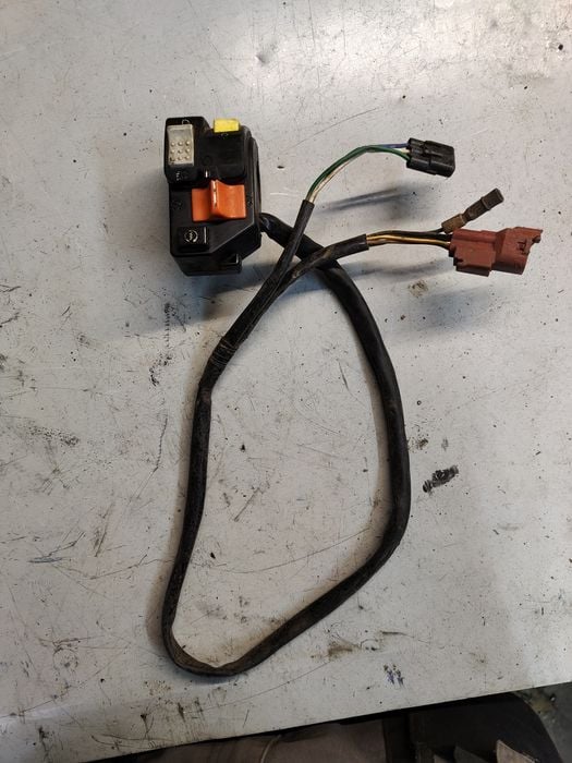 Włącznik przełącznik honda trx 250