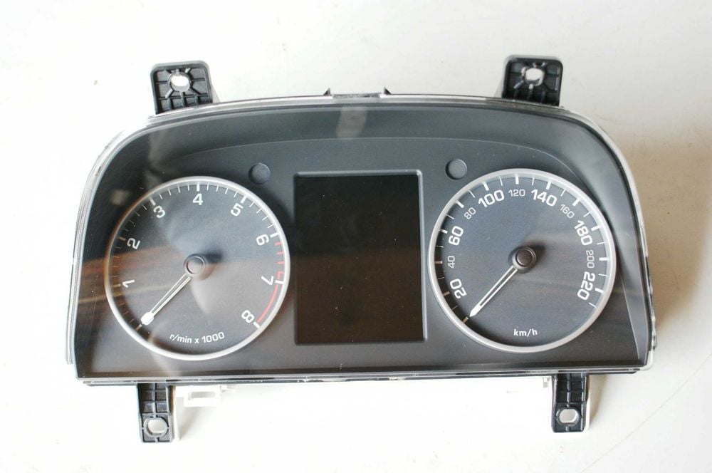 Land Rover Discovery IV 3.0B SCV6 Licznik Zegary Europa FH22-