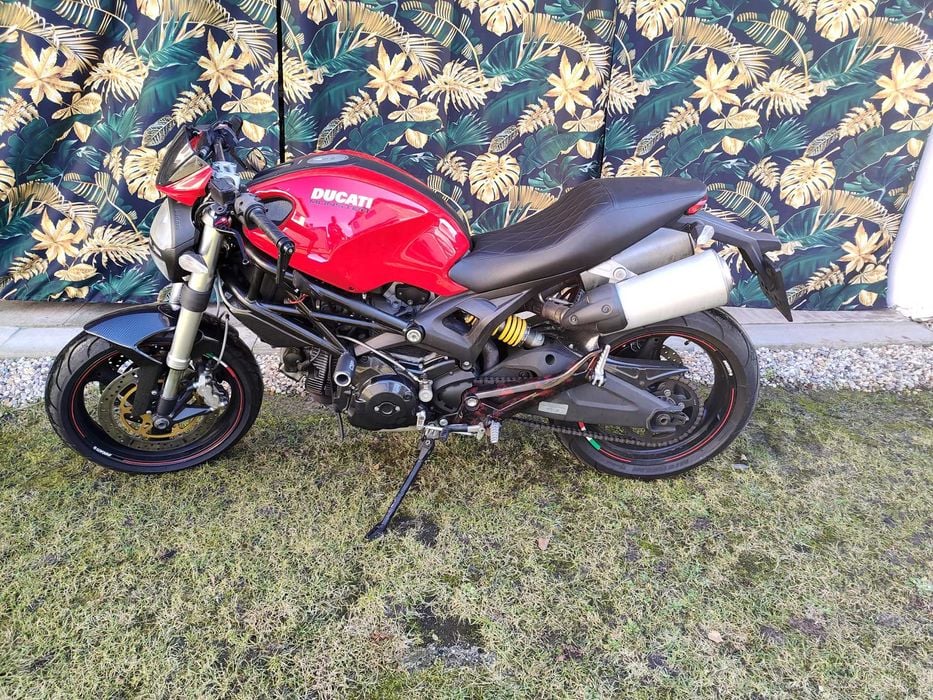 Motocykl Ducati Monster 696