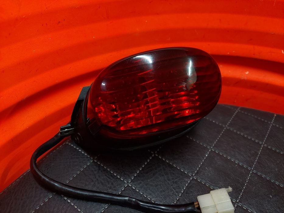 Lampa tył Suzuki GSX-R Srad 600/750 klosz tylna światło reflektor