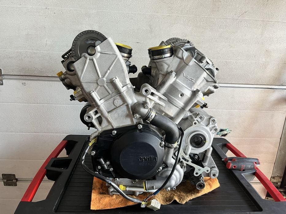 Silnik aprilia rsv4 1000 13r