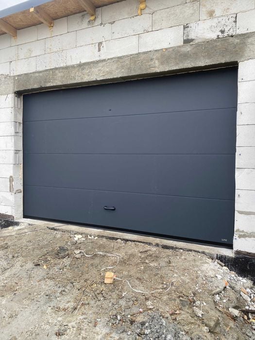 Brama garażowa segmentowa - SECTOR