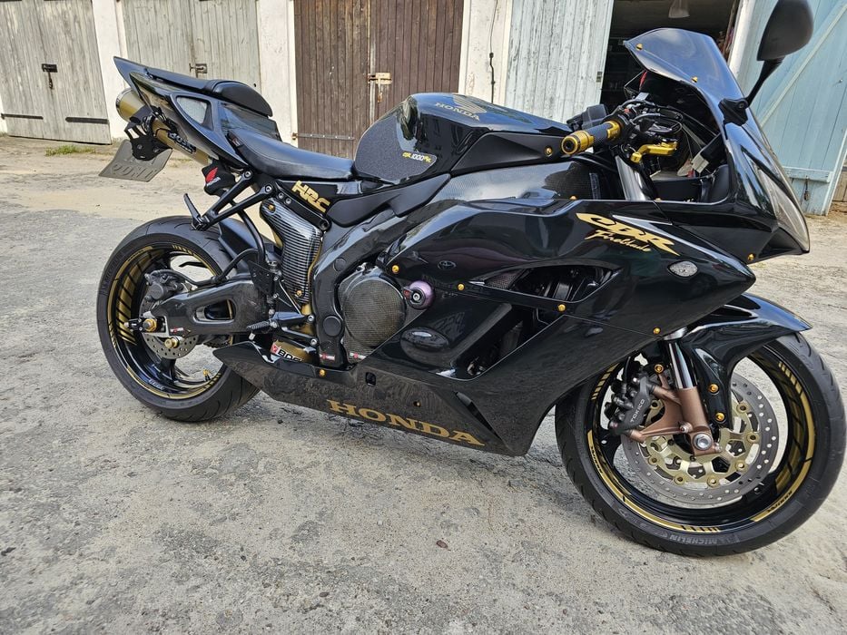 Honda cbr1000rr sc57 2004rok