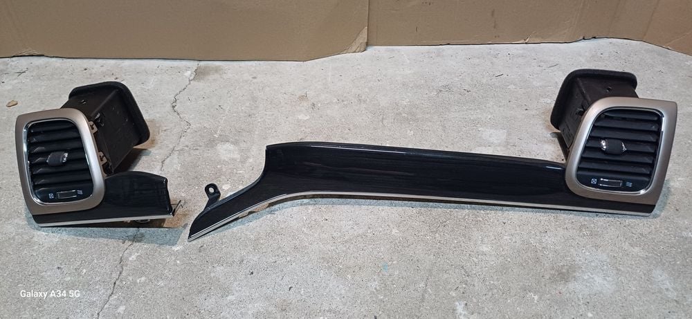 Dekor kratka nawiewu  jeep grand cherokee wk2  15r