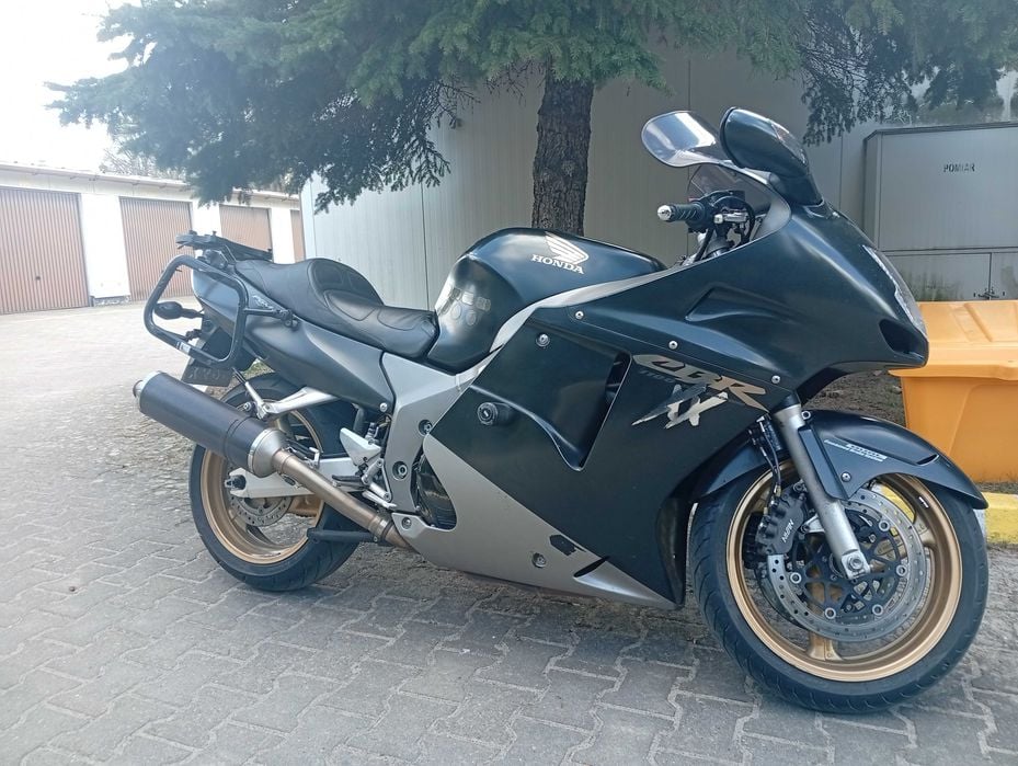 Honda CBR1100xx Blackbird  2004r.  Wtrysk  Kufry Motocyklowe