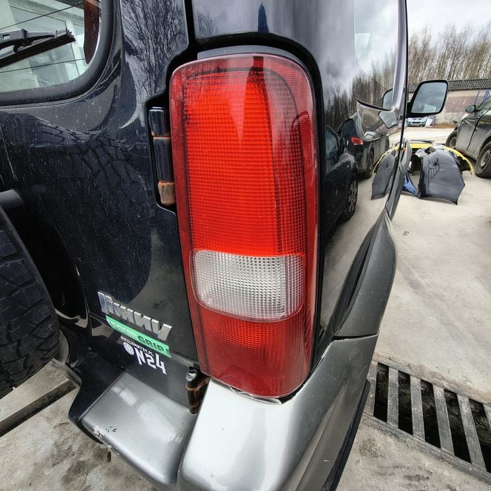 Suzuki Jimny Lampy Tylnie Lewa Prawa