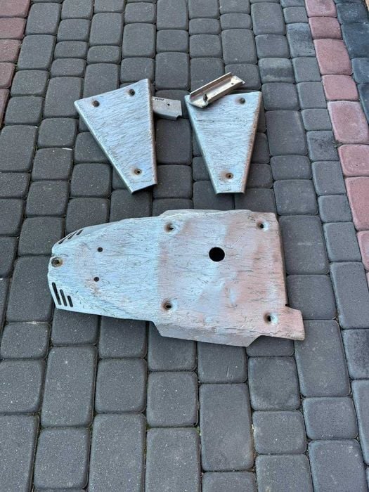 plyta oslona ramy wahacza dolna silnika kawasaki KFX 700 r 04-11