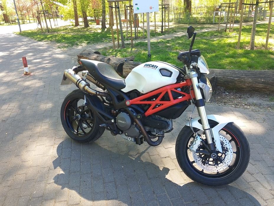 Dukati Monster 796, motocykl