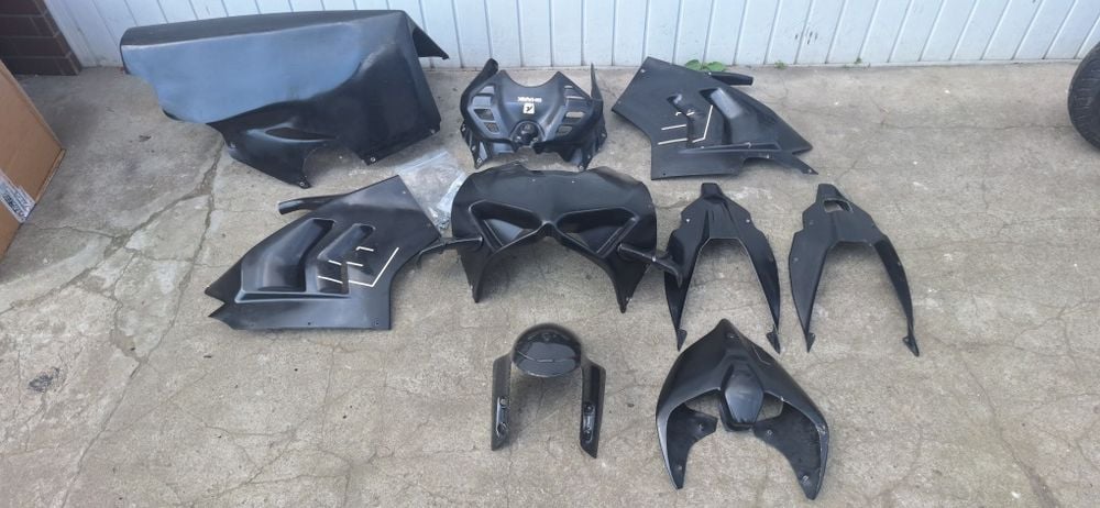 Ducati Panigale V4 laminaty. Tor . Torowe