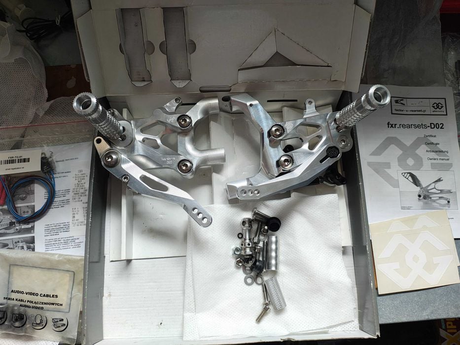 Podnóżki sety sport tor Gilles FXR-D02N Ducati V2 899, 959, 1199, 1299