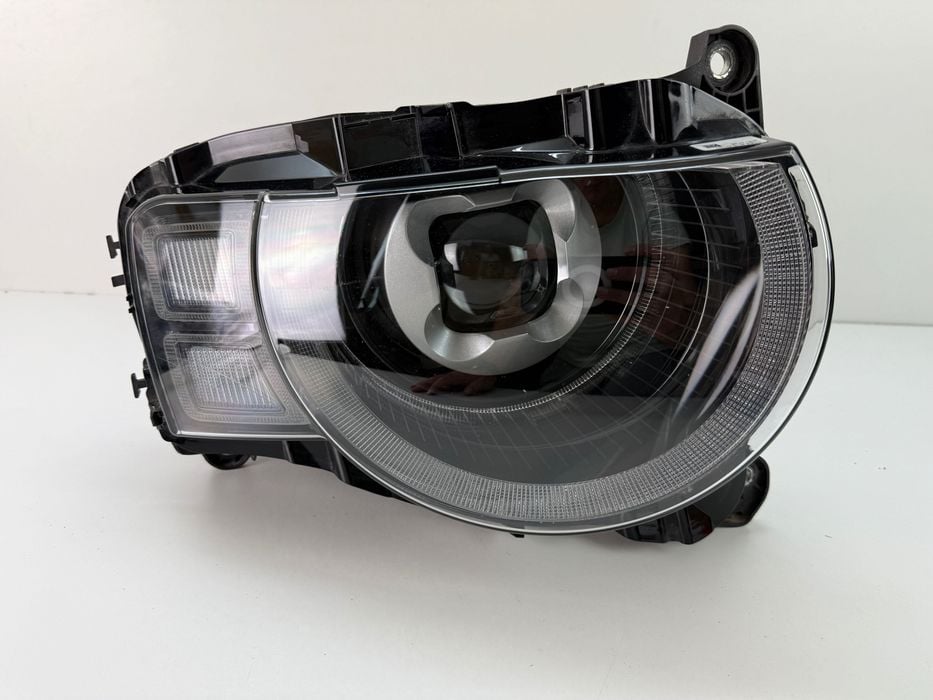Lampa przód Land Rover Defender II FULL LED 21- Prawa L8B213W029HG