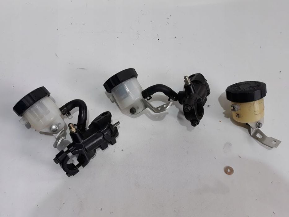 suzuki gsxr 1000 k7 k8 pompa hamulca zbiorniczek