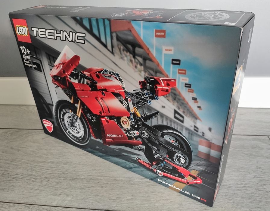Lego Technic 42107 Ducati Panigale V4 R