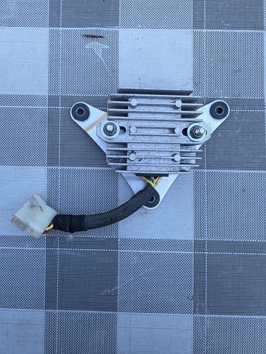 Regulator napięcia 2006r Suzuki Hayabusa 1300
