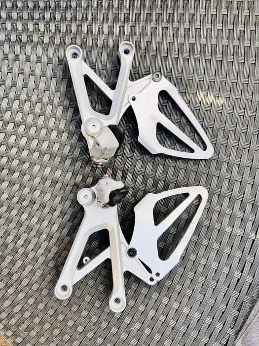 Honda cbr f4i sety lusterka lewy prawy stopki pasażera podnózki