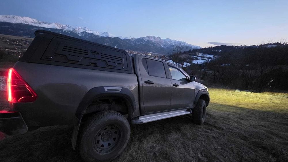 Hardtop Toyota Hilux Pokrywa Zabudowa Aluminium AluCab Nowy Toyota